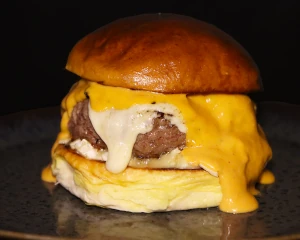 La Búfalo Cheese Burger